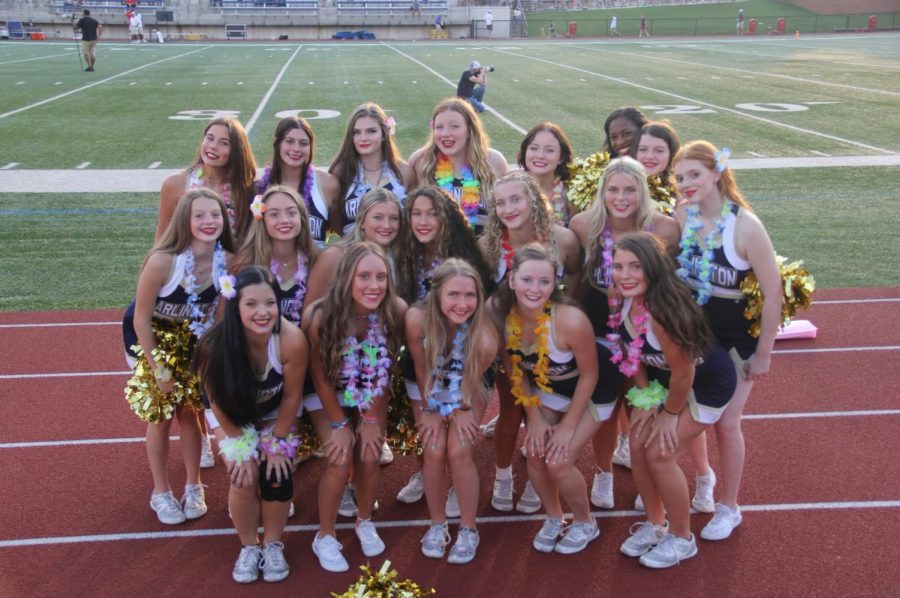 Meet your 2021-2022 Varsity Cheerleaders!