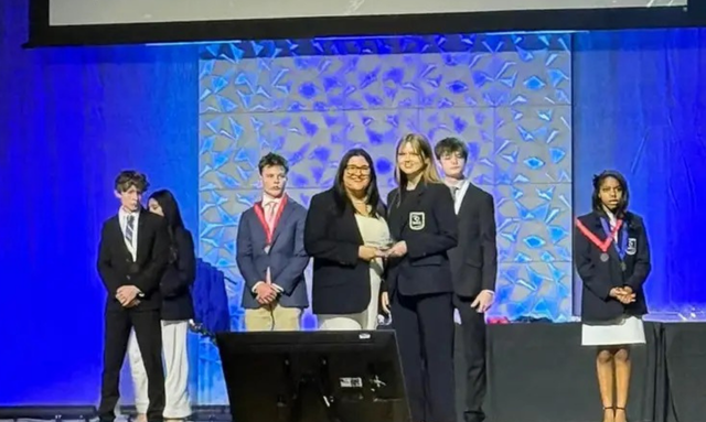 Arlington’s DECA Chapter goes to SCDC