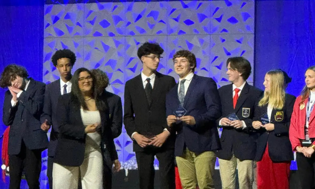 Arlington’s DECA Chapter goes to SCDC