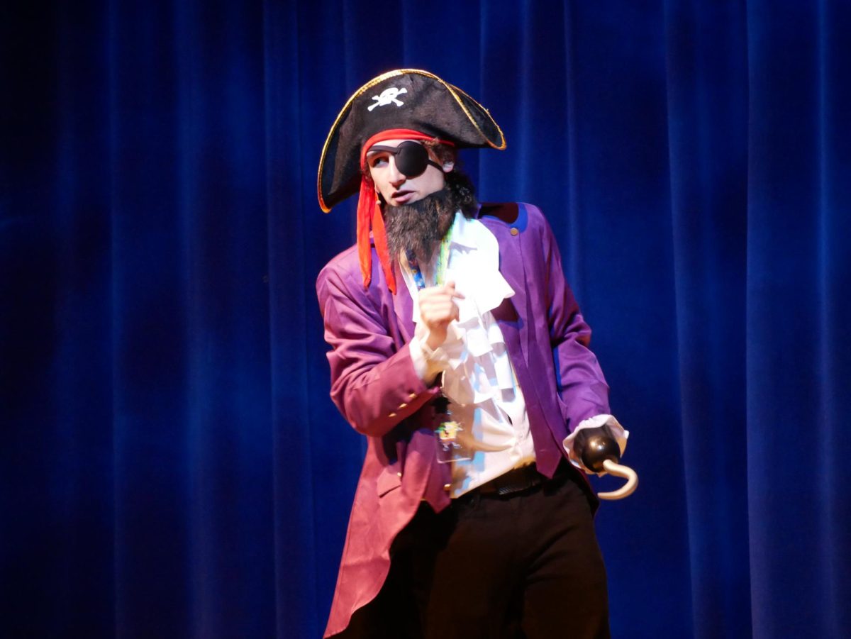 Patchy the pirate on stage!