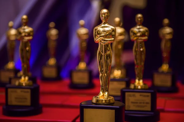 Oscars Night Delivers Surprises and Standout Wins